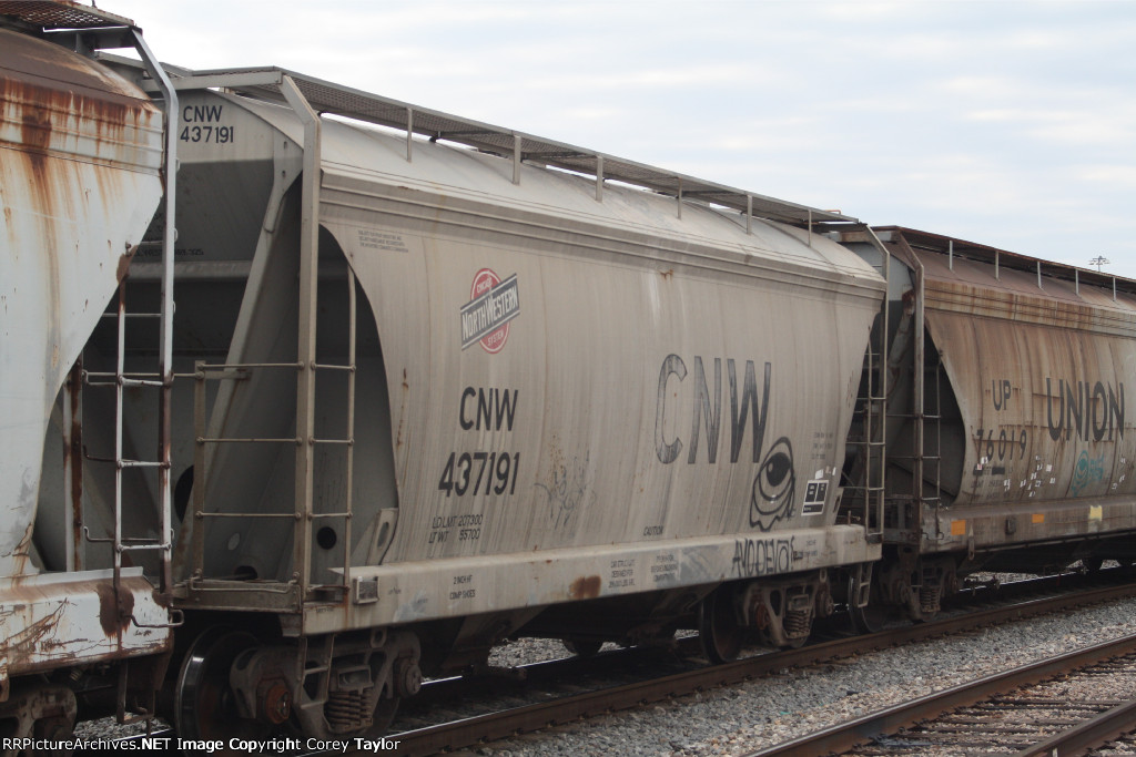 CNW 437191